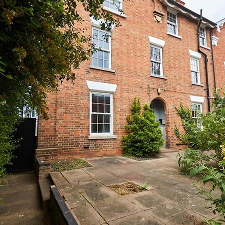 Fantastic Central Stratford Two Bedroom Apartment By Purestay Short Lets & Serviced Accommodation With Parking Exteriér fotografie