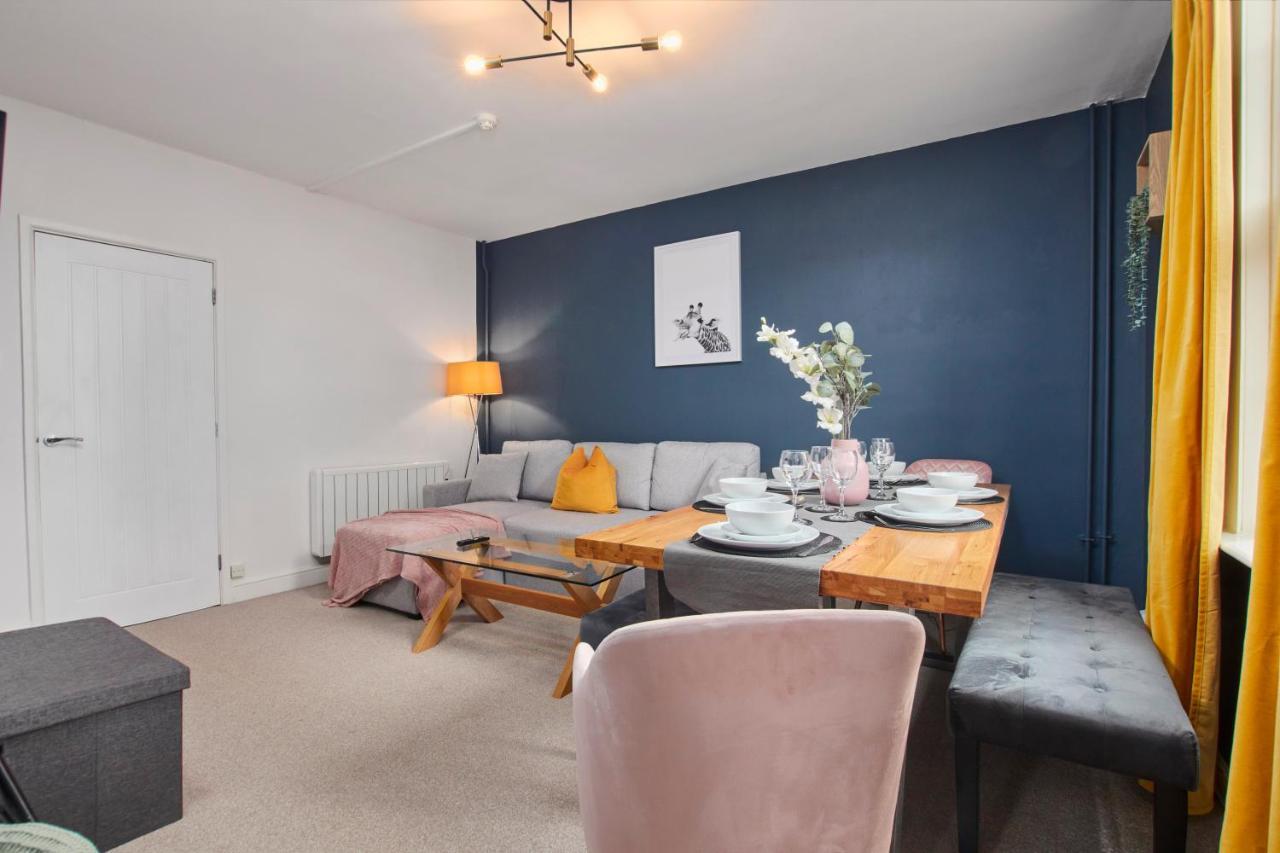 Fantastic Central Stratford Two Bedroom Apartment By Purestay Short Lets & Serviced Accommodation With Parking Exteriér fotografie